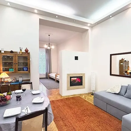 Fireplace Holidays Apartment Budapest