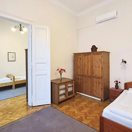 Fireplace Holidays דירה בודפשט